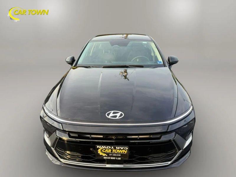 Vehicle photo 3