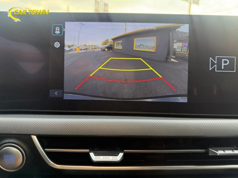 Vehicle photo 37