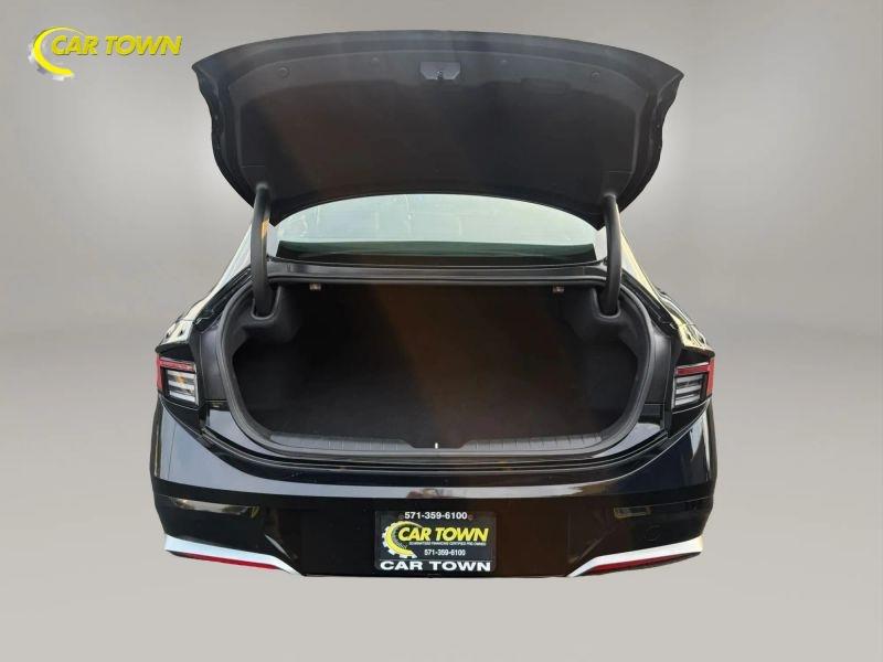 Vehicle photo 38