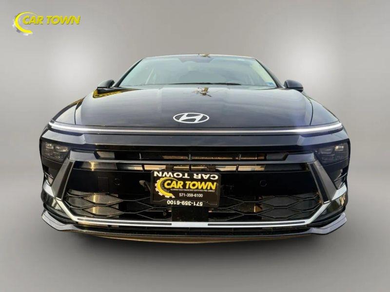 Vehicle photo 4