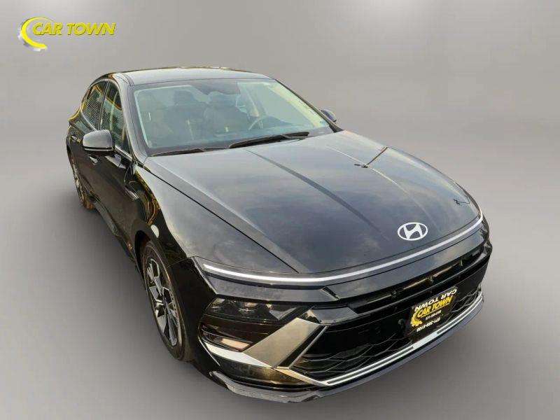 Vehicle photo 5