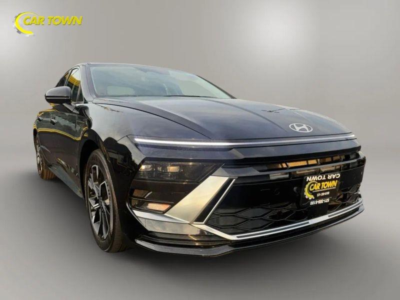 Vehicle photo 6