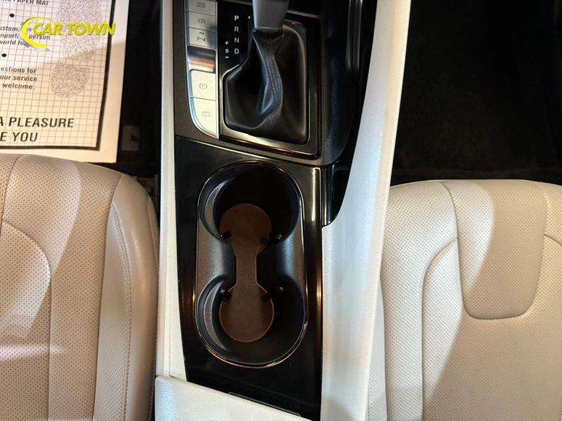 Vehicle photo 18