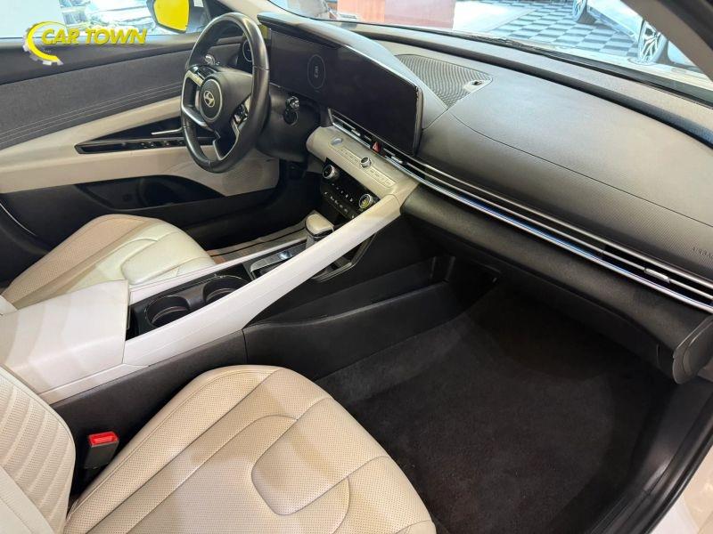 Vehicle photo 22