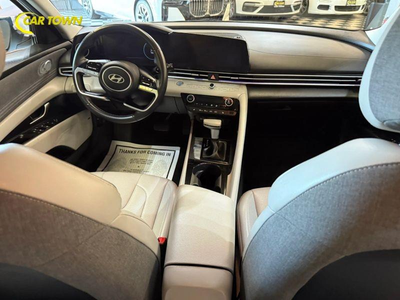 Vehicle photo 27