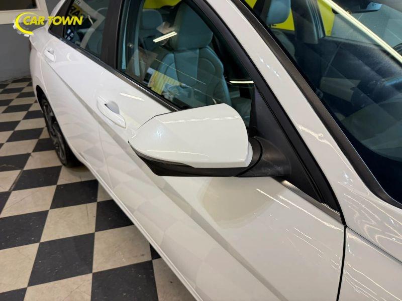 Vehicle photo 31