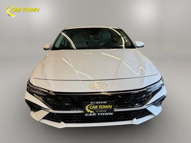 Vehicle photo 4