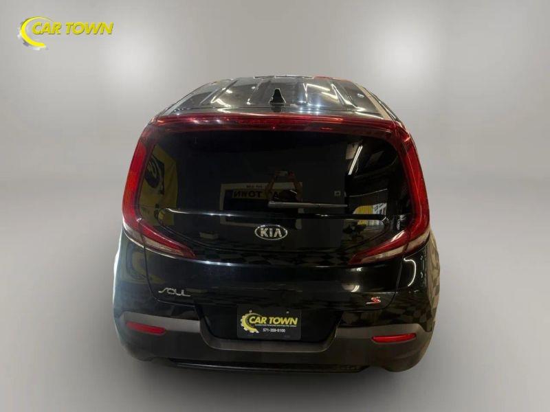 Vehicle photo 10