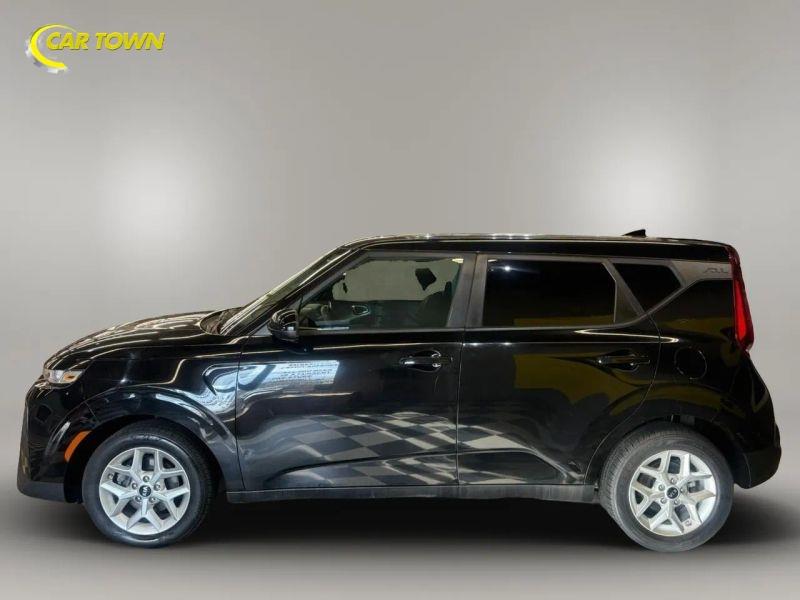 Vehicle photo 14