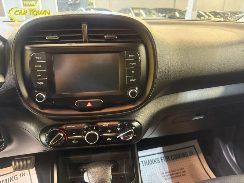 Vehicle photo 25