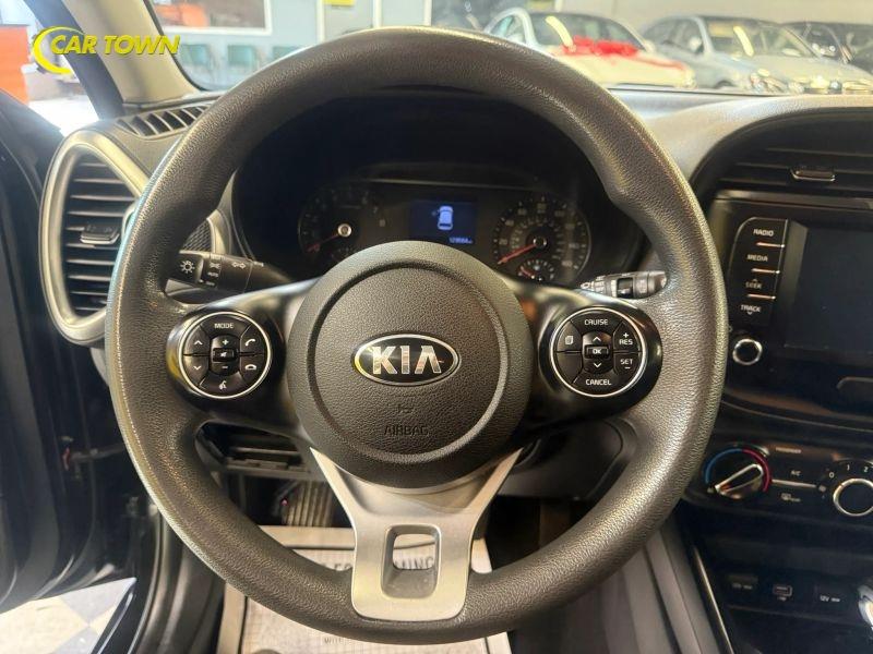 Vehicle photo 26
