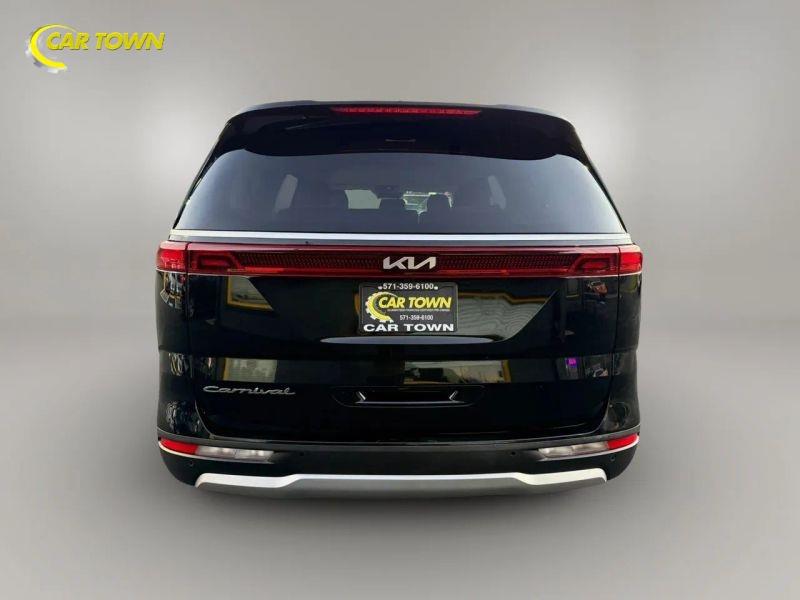 Vehicle photo 11
