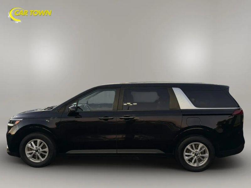 Vehicle photo 14