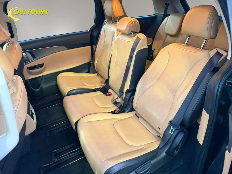 Vehicle photo 29