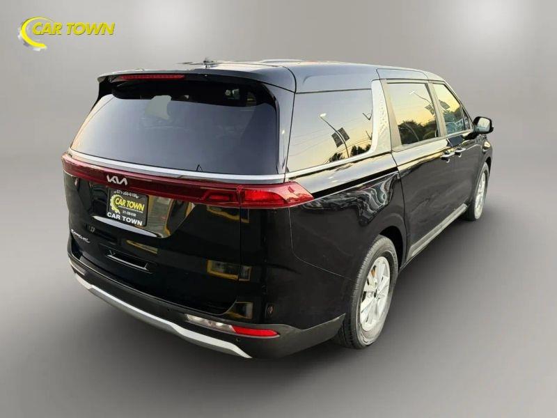 Vehicle photo 8