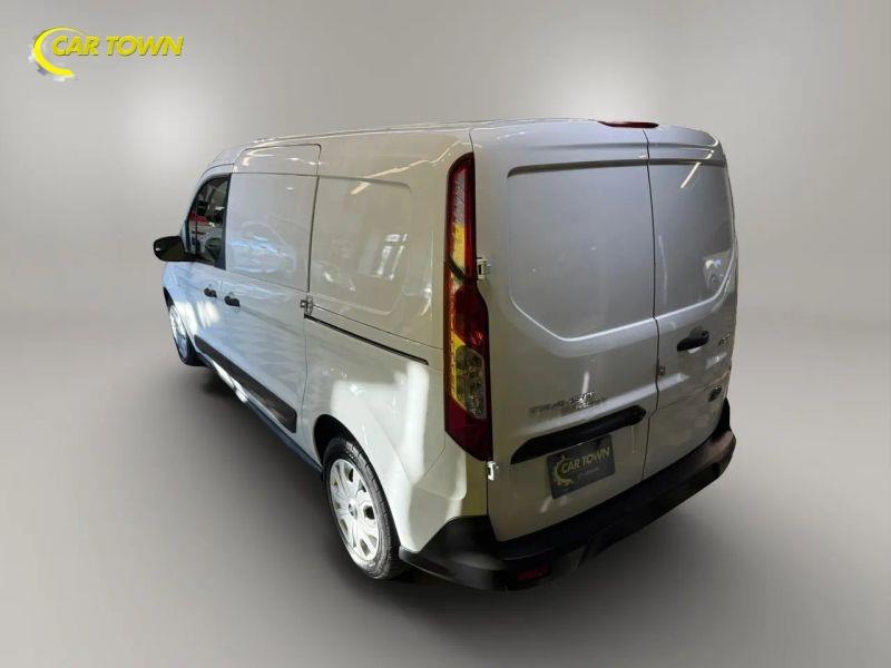Vehicle photo 12
