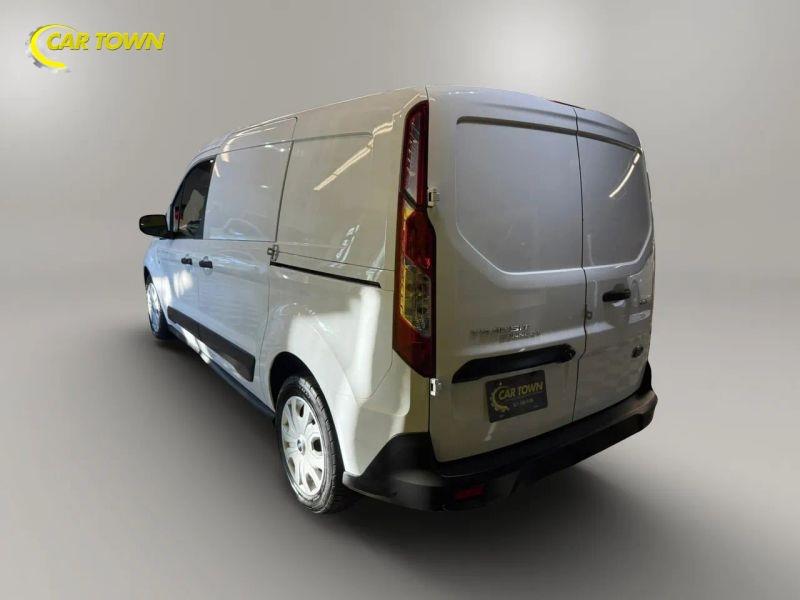 Vehicle photo 13