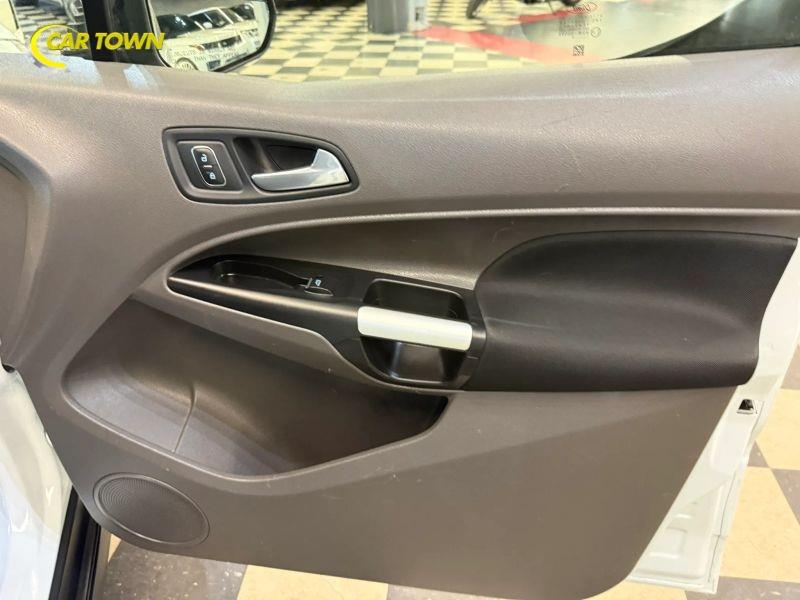Vehicle photo 26