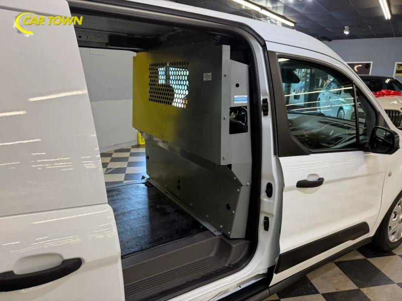 Vehicle photo 27
