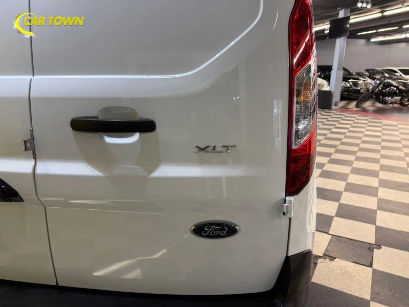 Vehicle photo 32
