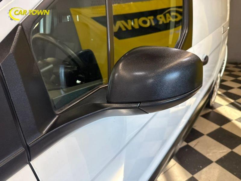 Vehicle photo 40