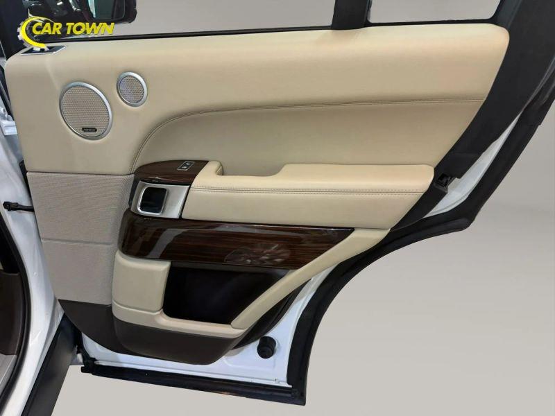 Vehicle photo 26