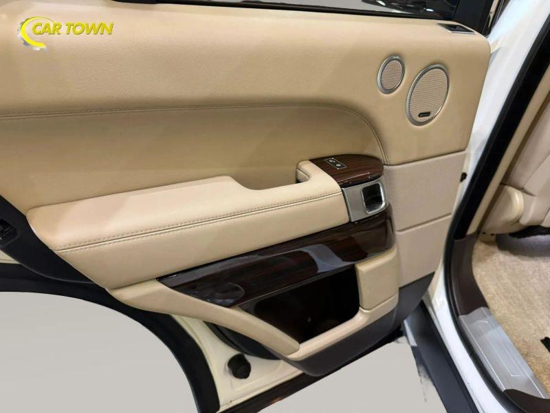 Vehicle photo 29