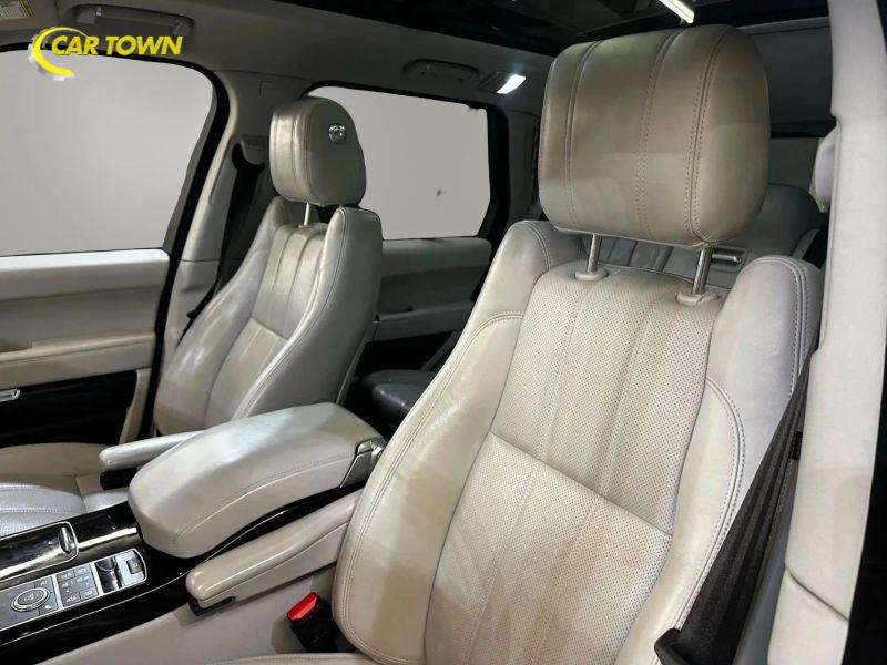 Vehicle photo 19