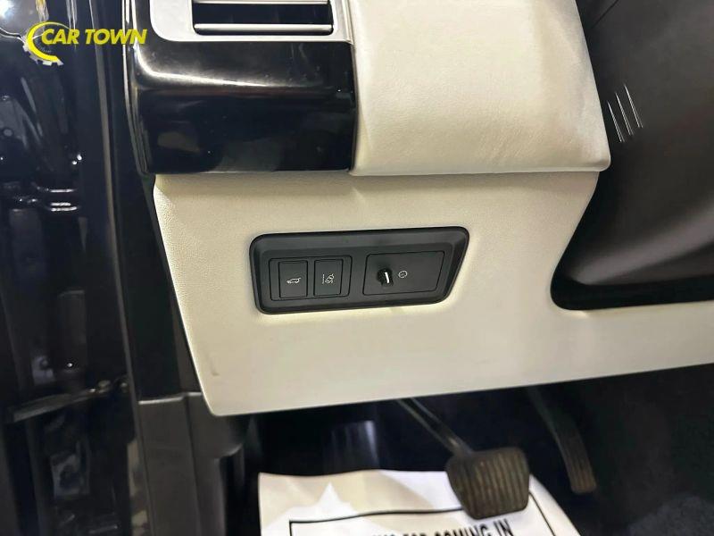 Vehicle photo 20