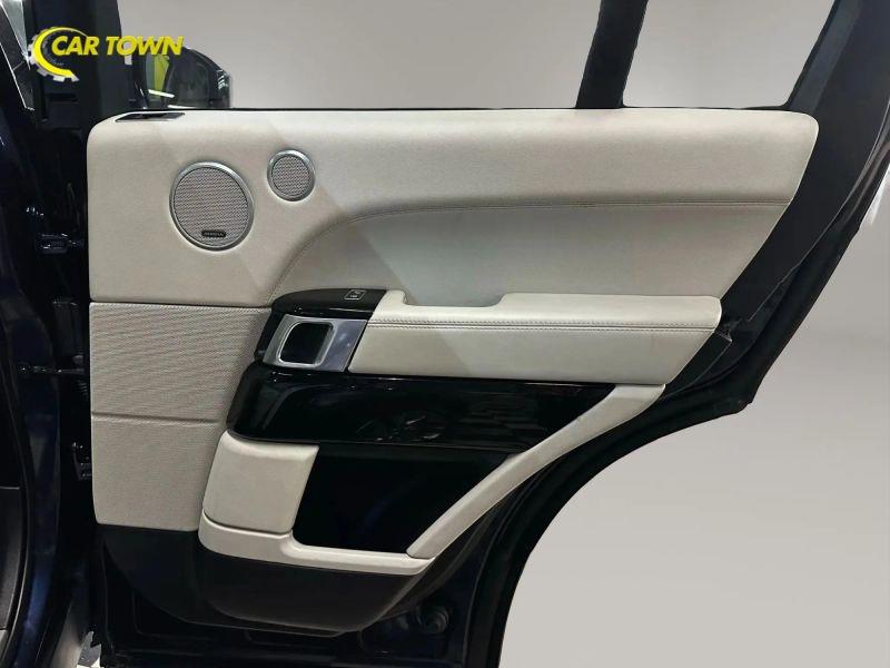 Vehicle photo 26