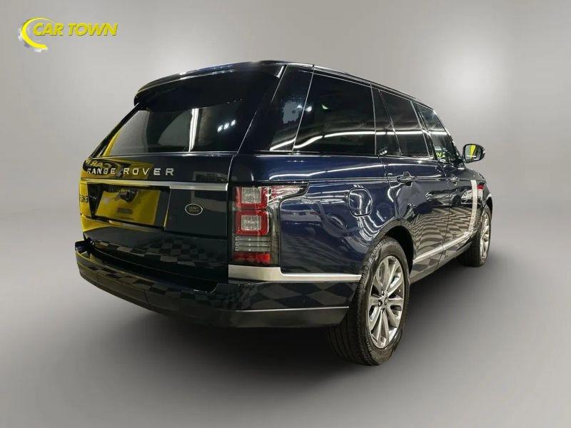 Vehicle photo 9
