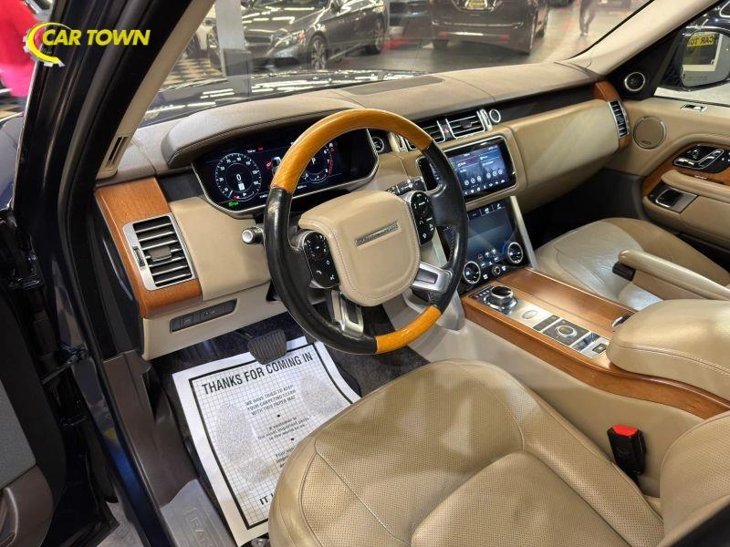 Vehicle photo 16