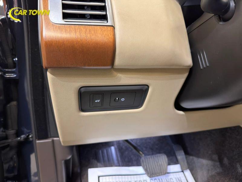 Vehicle photo 19