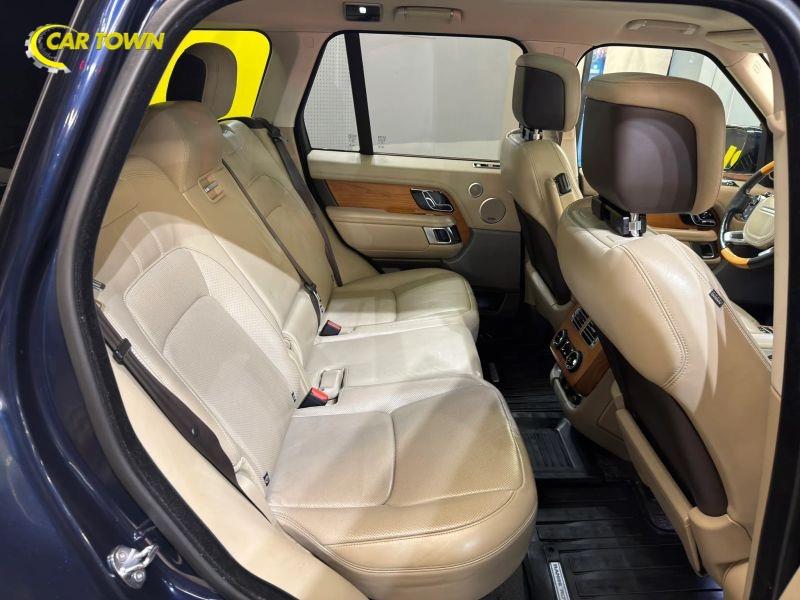Vehicle photo 23