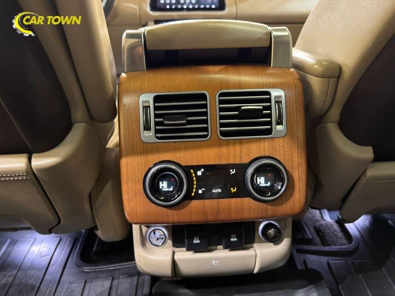 Vehicle photo 30
