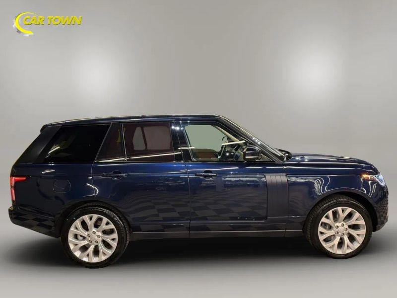 Vehicle photo 7