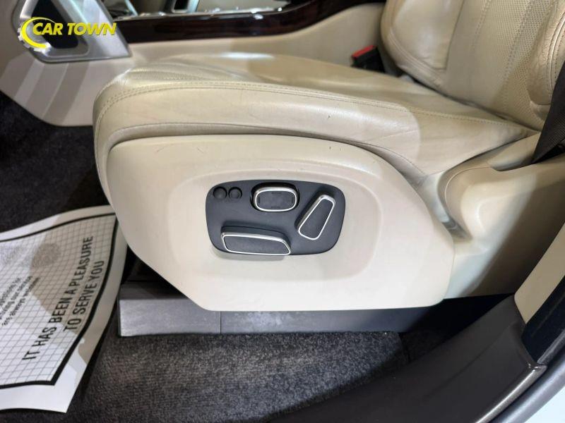 Vehicle photo 18
