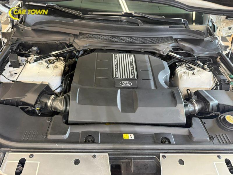 Vehicle photo 43