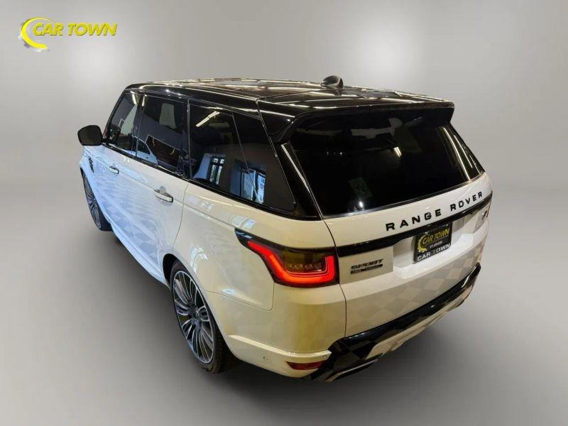 Vehicle photo 12
