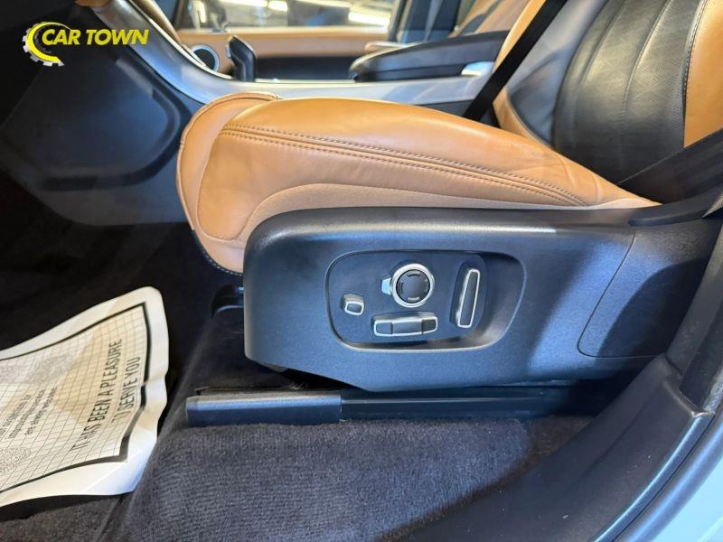 Vehicle photo 21