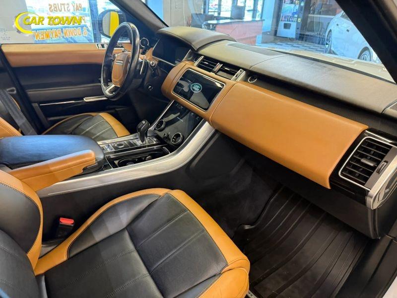 Vehicle photo 24