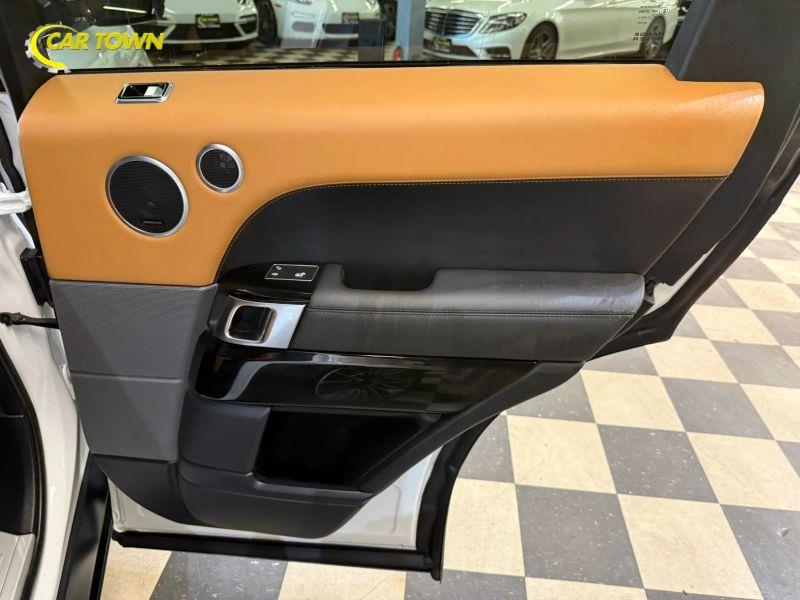 Vehicle photo 29