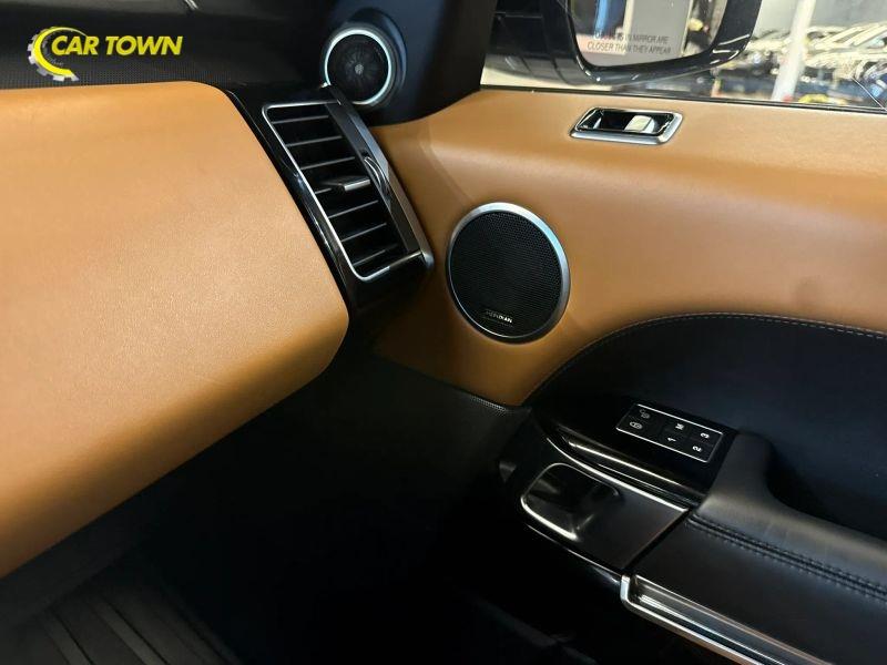 Vehicle photo 45