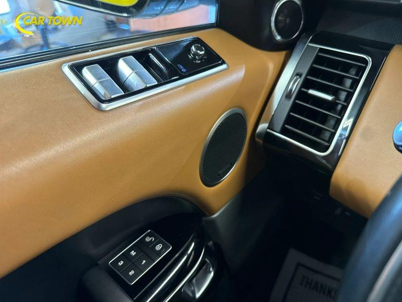 Vehicle photo 46