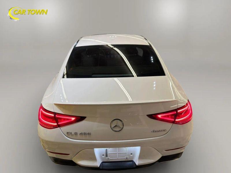 Vehicle photo 10