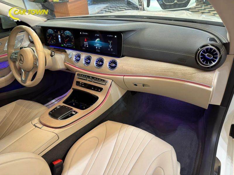 Vehicle photo 20