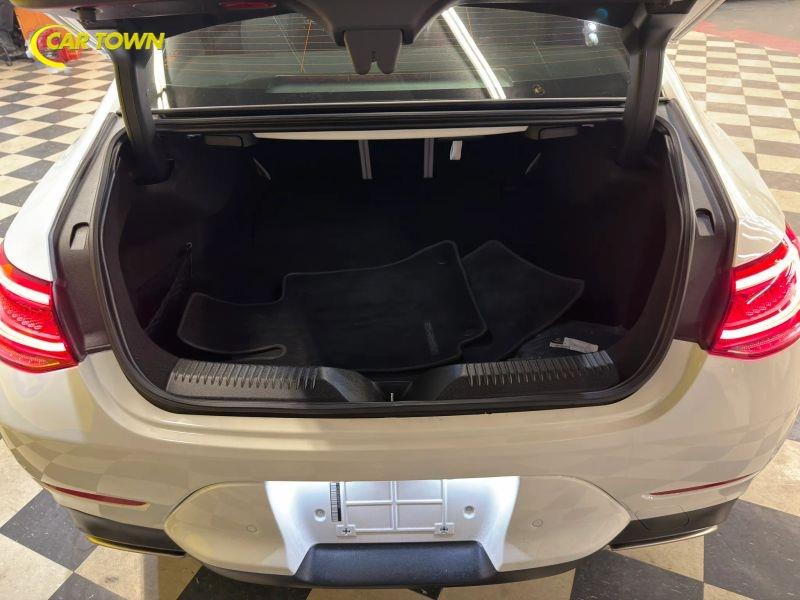 Vehicle photo 25