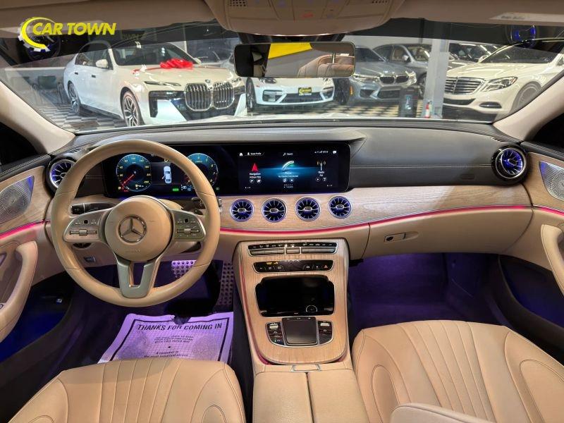 Vehicle photo 30