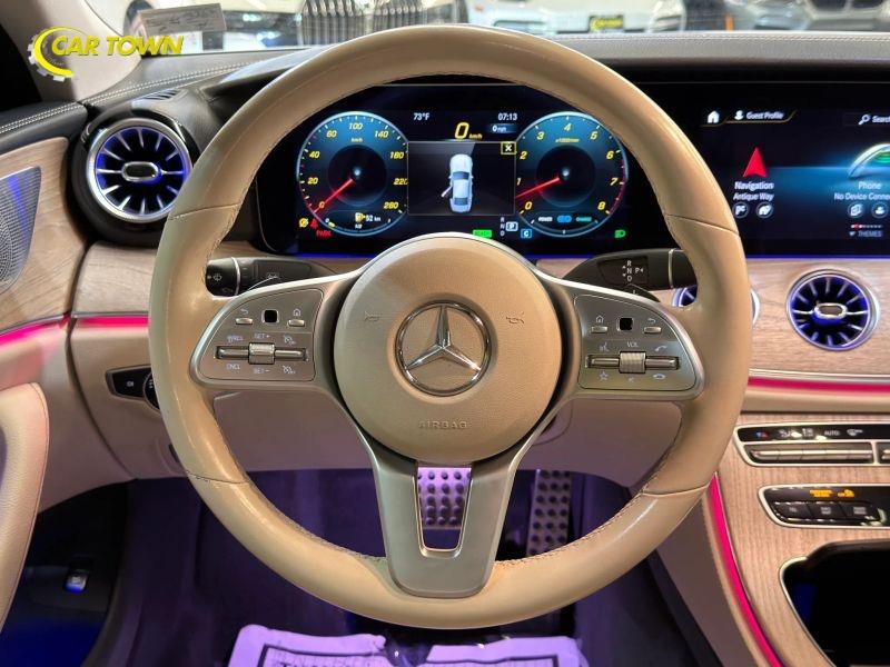 Vehicle photo 32