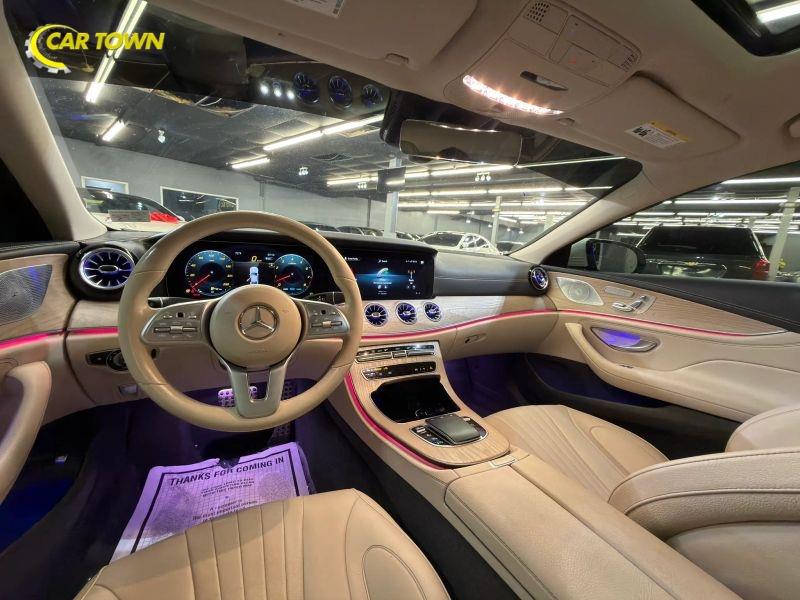 Vehicle photo 33